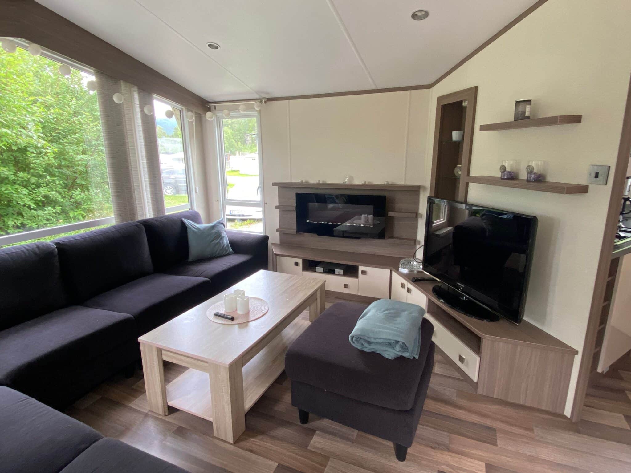 Koie Holiday Home 6 met terras en uitzicht op fjord en bergen op Strandafjellet